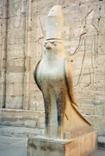 Edfu - vstup do chrámu boha Hora
