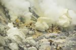 Těžba síry na Kawah Ijen 2