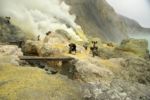 Těžba síry na Kawah Ijen 3