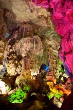 Krasové jeskyně v Halong Bay 1