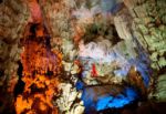 Krasové jeskyně v Halong Bay 2