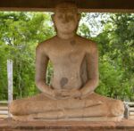 Anurathapura - socha Buddhy Anurathapura - socha Buddhy