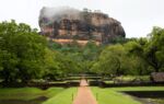 Sigiriya - vodní zahrady pod skálou Sigiriya - vodní zahrady pod skálou